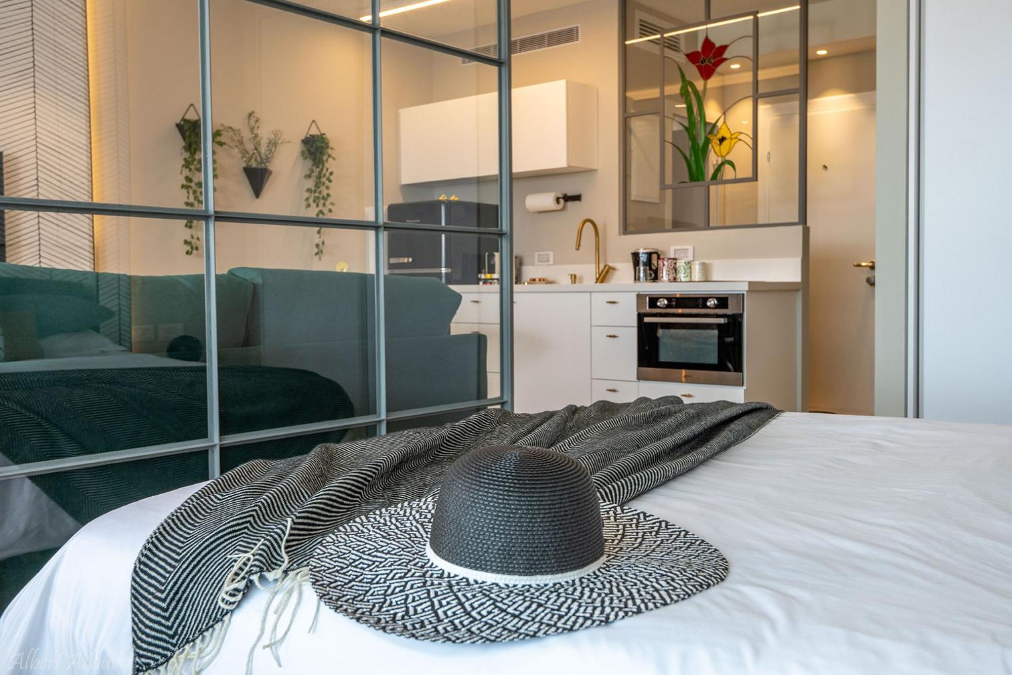 Mina'S Suites - קיסריה エクステリア 写真