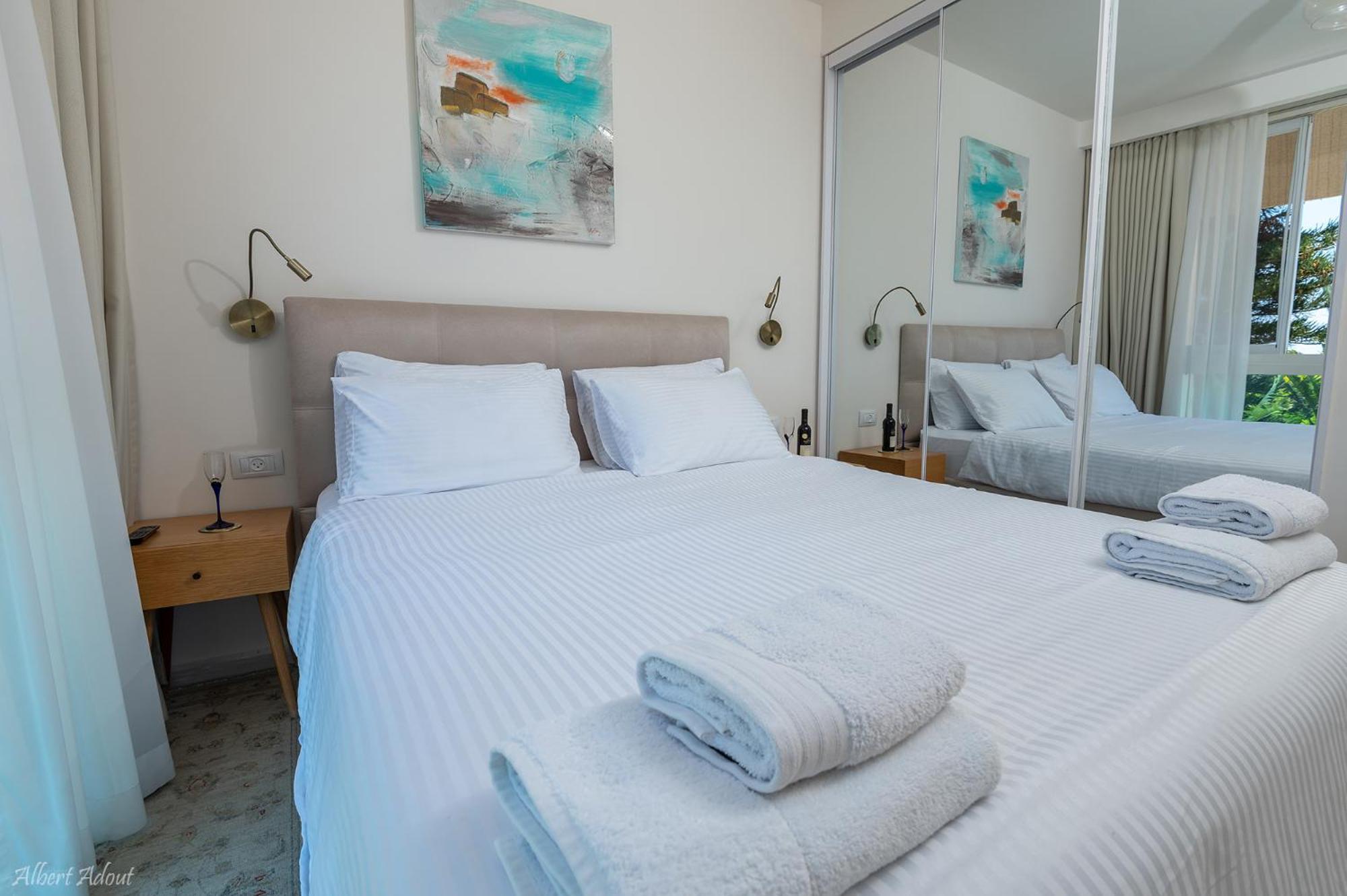 Mina'S Suites - קיסריה エクステリア 写真