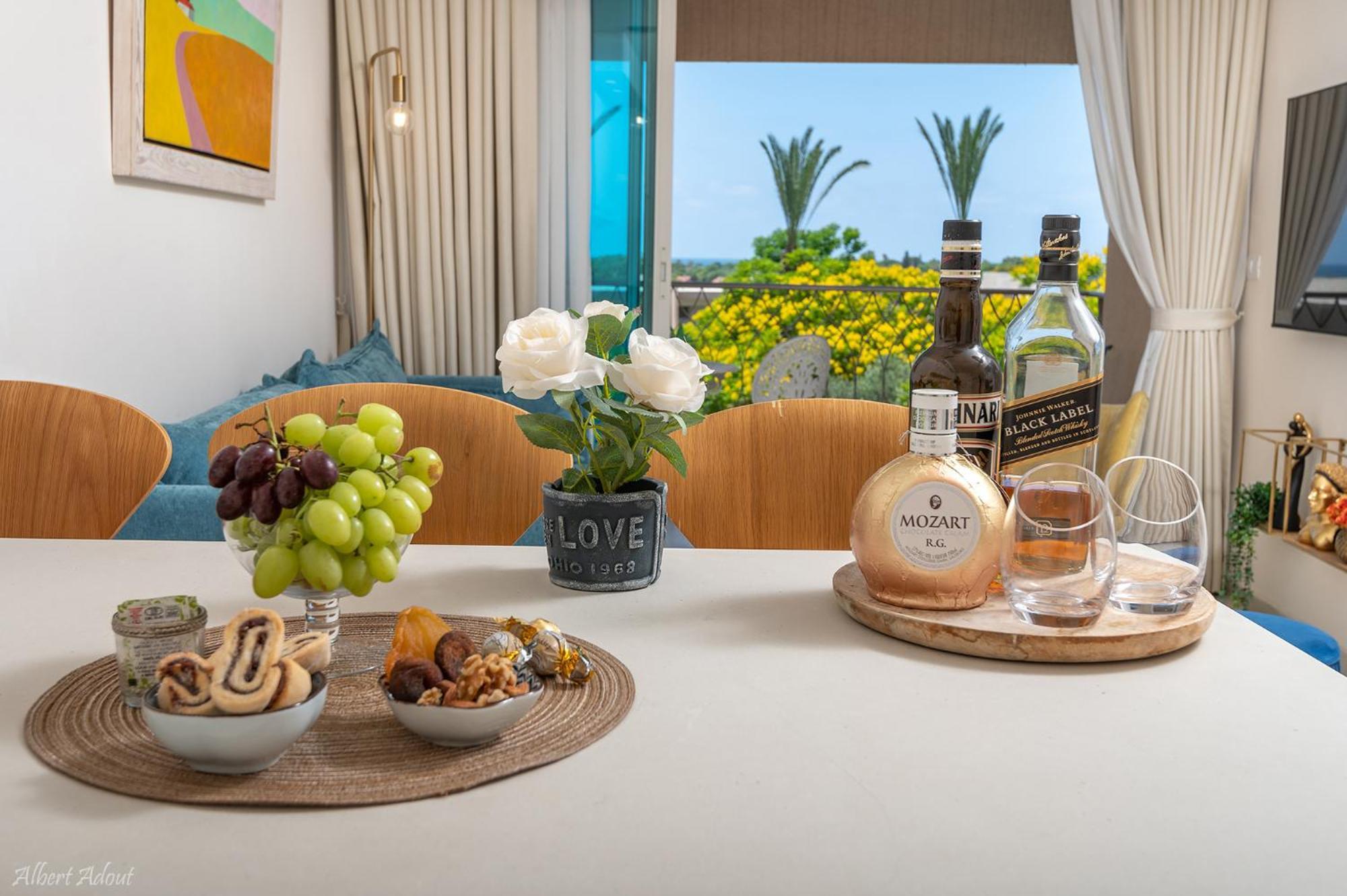 Mina'S Suites - קיסריה エクステリア 写真